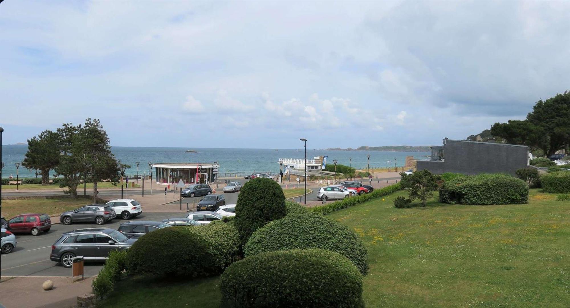 Appartement Vue Sur Mer Avec Terrasse, Plage De Trestraou A Perros-Guirec - Ref 861 외부 사진